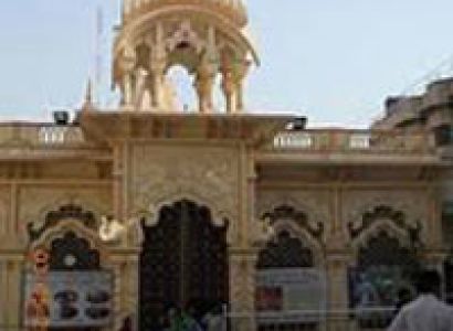 Temple Tour with The Taj