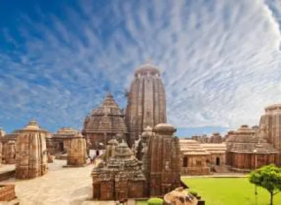 HYDERABAD- RAMOJI FILM CITY- SRISAILAM- KURAVPUR- PITHAPUR- KONARK- PURI- BHUBANESHWAR 11 DAYS