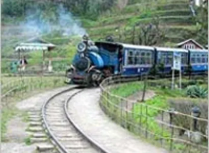 Darjeeling - Gangtok - Pelling Tour (By Train) Tour Package Gangtok City - Tsomgo Lake - Pelling - Darjeeling Days