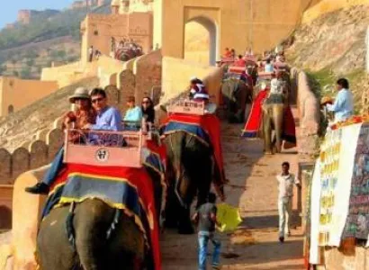 Rajasthan Tour Package with Temples of Varanasi and Khajuraho