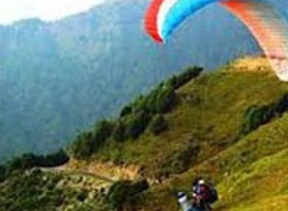 Paragliding in Dharamshala Tour