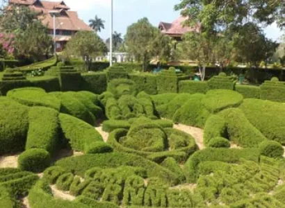 Munnar Alleppey Kovalam Houseboat  Tour