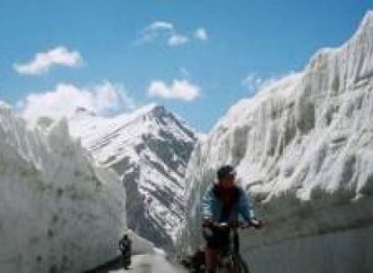 Chandra Taal Bicycle Trip ex. Manali