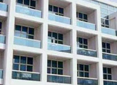 Dubai Executive Studio Queen Room + Breakfast