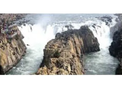 Honeymoon To Pachmarhi Tour