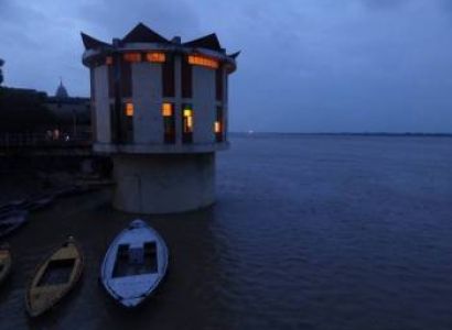 Sunrise At River Bank Tour