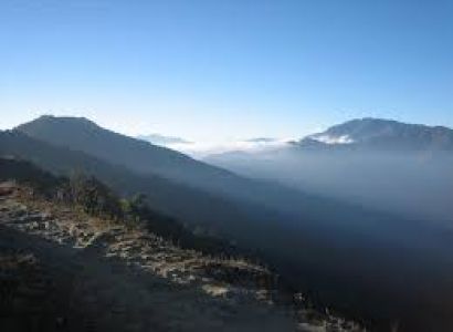 Yambong Singalila Trek Tour