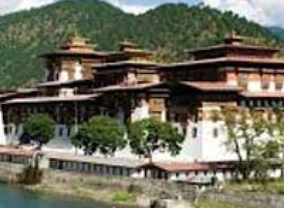 Phuntsholing, Thimpu, Punakha, Dochu-La Pass, Paro Tour