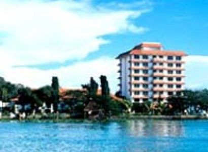 Cochin - Munnar - Thekkady Tour