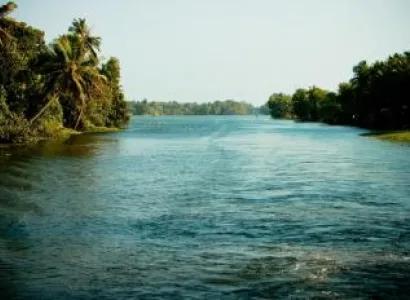 Glorious Kerala- Munnar, Thekkady, Kumarakom, Kovalam Tour Package