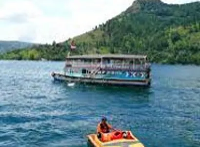 Lake Toba Tour