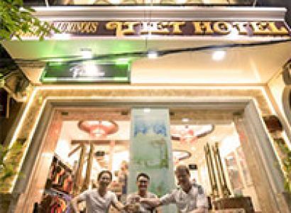 Hotel and Cruise in Halong Bay Image