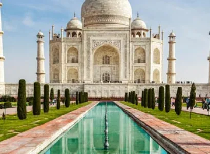 Taj Mahal With Khajuraho Tour
