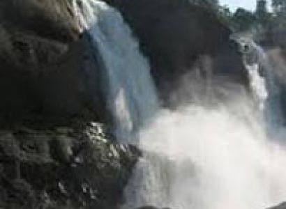 Cochin-Munnar-Thekkady- Kanyakumari-Kovalam-Kumarakom-Alappuzha Houseboat- Athirapilly -Cochin (11n)