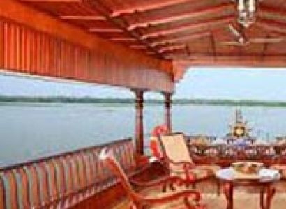 Munnar - Thekkady - Alleppey - Cochin 4N 5D Tour