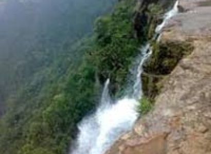 Athirapally Monsoon Offer Package