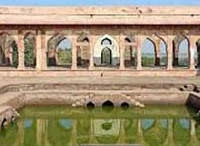 Mandu Tour Package