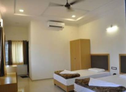 Hampi Corporate Tour Package ( 6 Person Onwards)