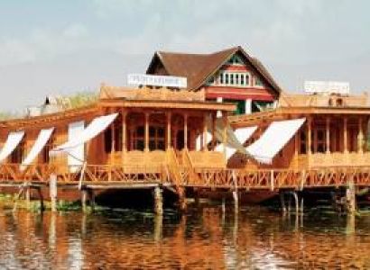 Kashmir Houseboat Tour