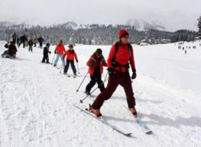 Skking Gulmarg