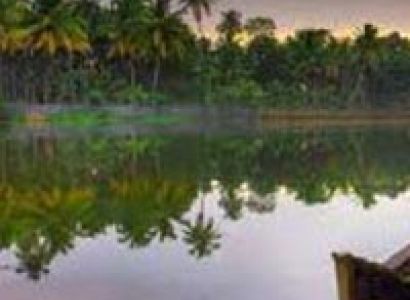 Back waters with Munnar Tour