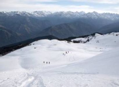Snow Trek to Kedarkantha Package