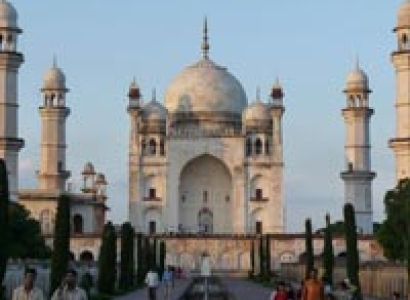 Ajanta & Ellora Caves Tour