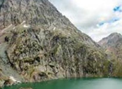 Idyllic Kashmir & Vaishnodevi Tour