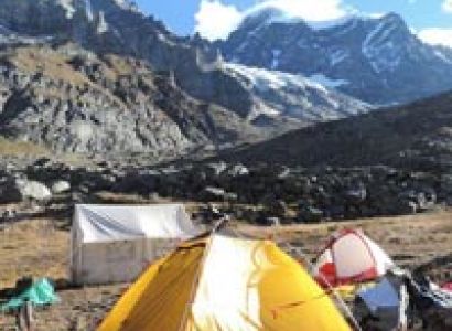 Hamta Pass to Chandra Taal Lake Trek Tour