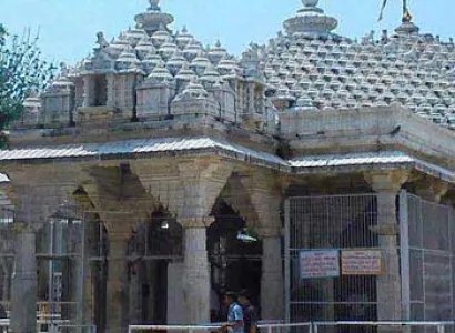 Day Tour to Mahudi Jain Temples Package