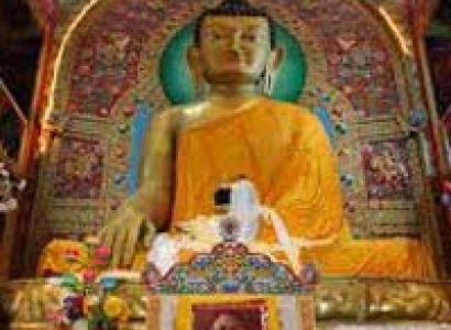 Buddhist Temple Tour With East India