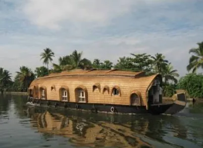 Cochin - Munnar - Thekkady - Alleppey (houseboat) - Kovalm - Kanyakumari - Trivandrum Tour