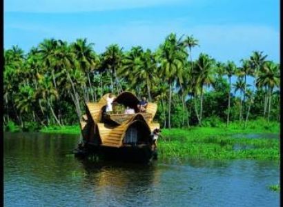 Munnar – Alleppey - Kumarakom from Bangalore Tour