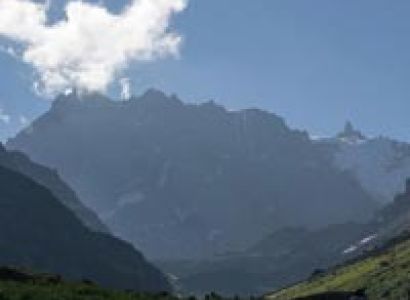 Hampta Pass Trek Package