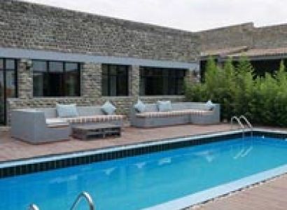 4 Days Gorilla Trek + Lake Kivu Tour