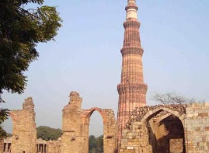 Delhi - to - Delhi 03 Night`s/ 4 Day`s Tour By cab. Family Package