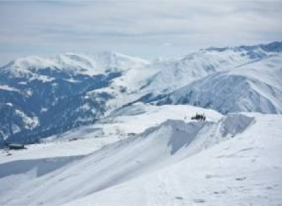 Mesmerizing Kashmir with Taj Mahal Tour