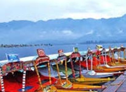 Kashmir Houseboat Tour Package