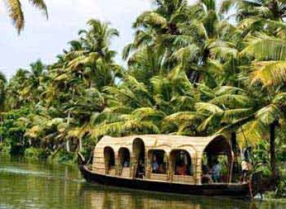 Munnar with Backwaters  Tour