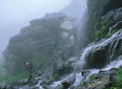 Hampta Pass Trek Tour