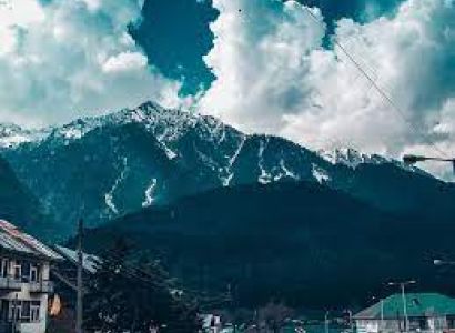 Srinagar Standard Package for 4 days with day Excursion to Gulmarg and Pahalgam