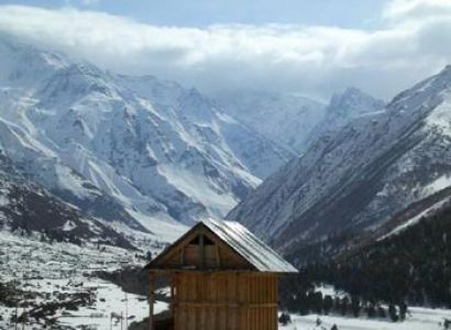 Larsa Way Pass Trek Tour