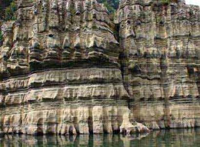 Explore Castle of Beino Tour