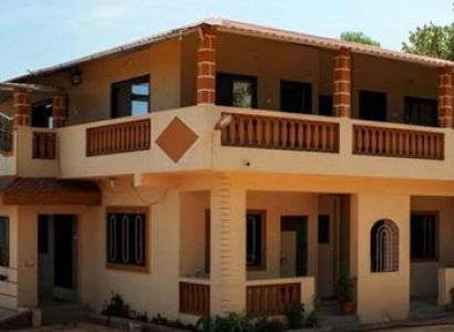 Mahabaleshwar 04 Bedrooms & Hall Bungalow Stay Only Up to 10 Persons Package Image