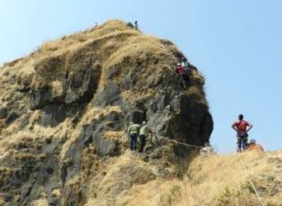 Lingana Fort Climbing And Rappelling Tour