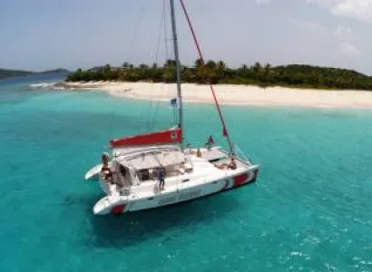 Spectacular Catamaran Trip to Ile Aux Cerfs Including Undersea Walk, Lunch & Grse