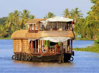 Best Of India: Golden Triangle & Kerala Tour