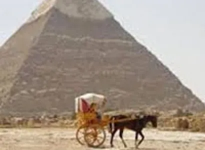 Pyramids of Giza and the Egyptian Museum Day Tour