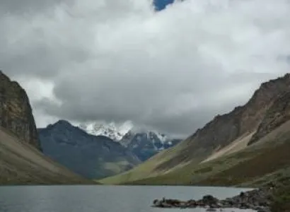 12 Jomolhari Round Trek