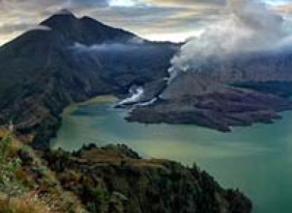 Mount Rinjani Crater Rim Trekking Package